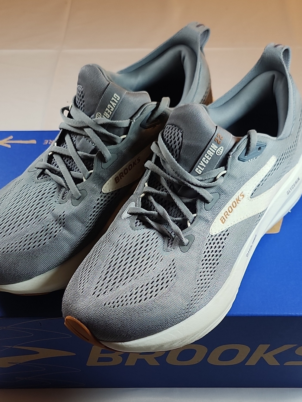Brooks Men’s Glycerin 22 Running Shoes - Gray with Cream and Tan Accents